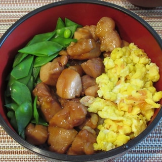 鶏照り焼きの三色丼